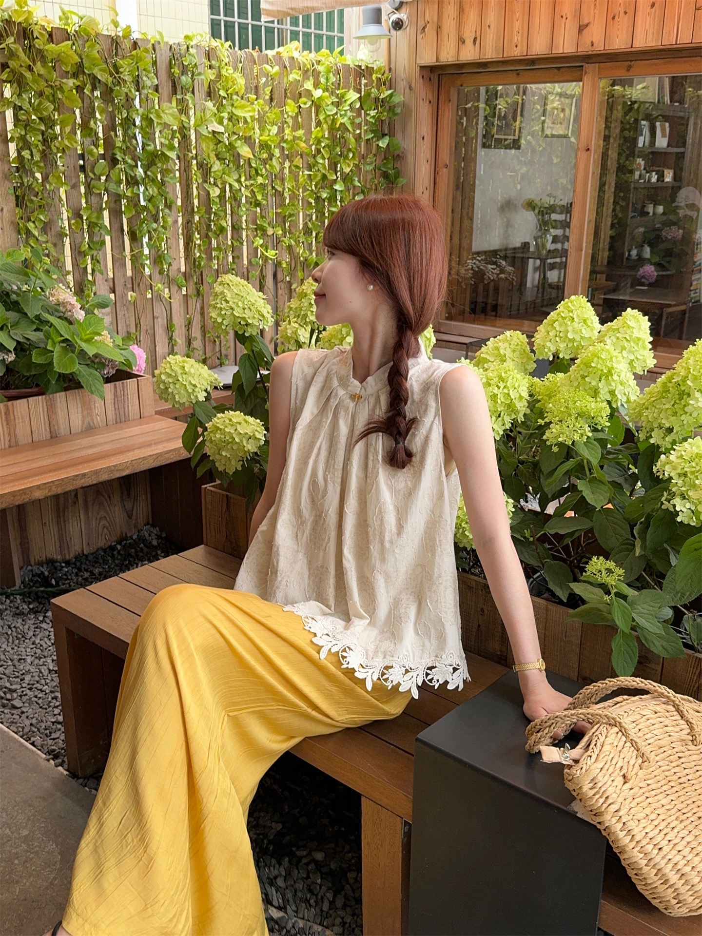 New Chinese Style Vintage Button Sleeveless Tank Top - Image 3